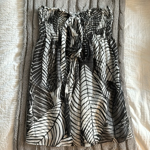 White House black market brand smock top bathing suit cover-up. One size. Bin 8 - Picture 2 of 5